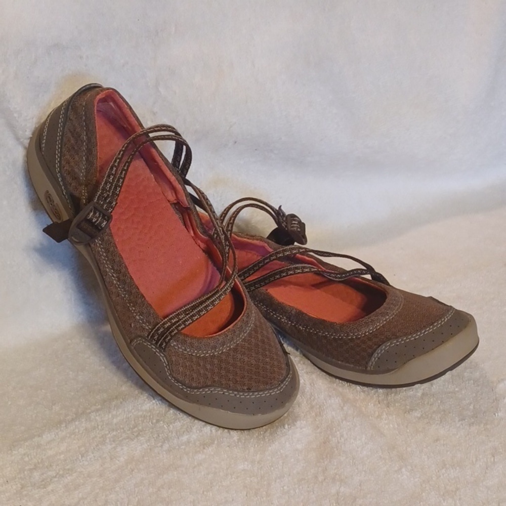 Chaco performance shoes women's size 8